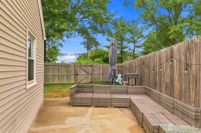 8 Cooper Court, Freehold, NJ 07728