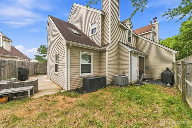 8 Cooper Court, Freehold, NJ 07728