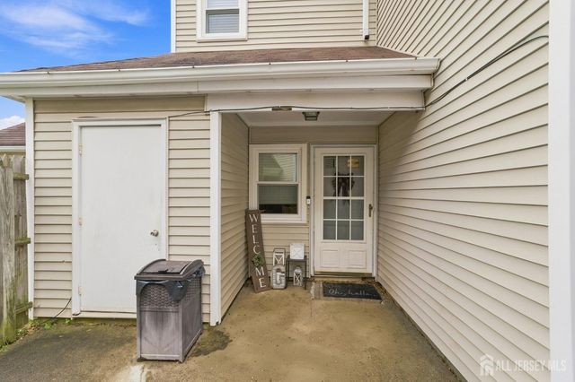 8 Cooper Court, Freehold, NJ 07728