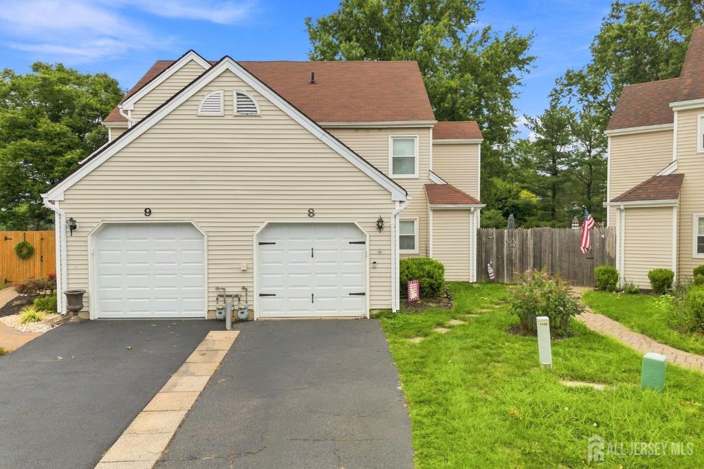 8 Cooper Court, Freehold, NJ 07728