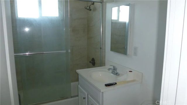 801 W F Street, Wilmington, CA 90744