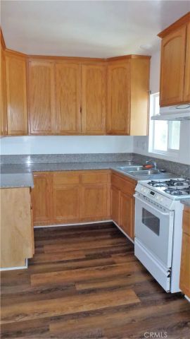 801 W F Street, Wilmington, CA 90744