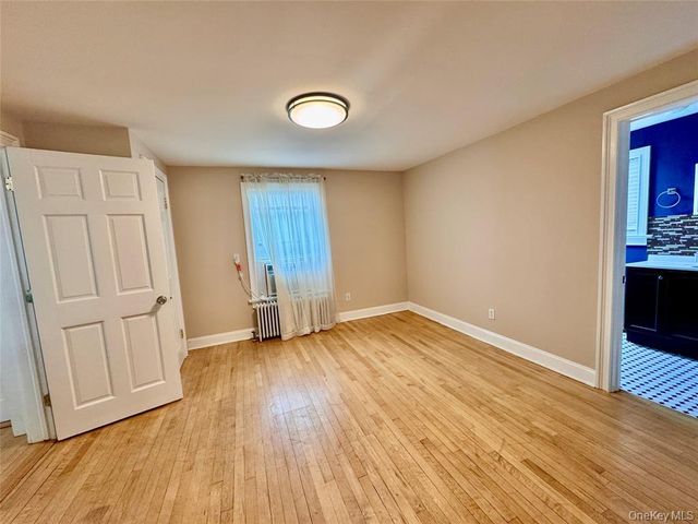 2 Ruth Lane, Glenwood Landing, NY 11547