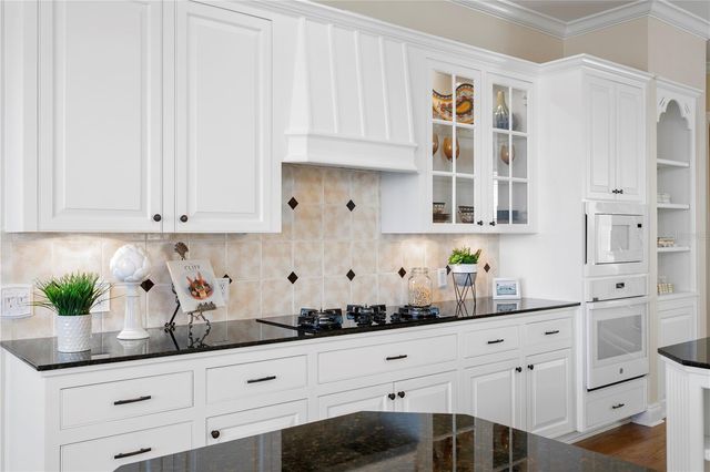 11710 N ARMENIA AVENUE, Tampa, FL 33612