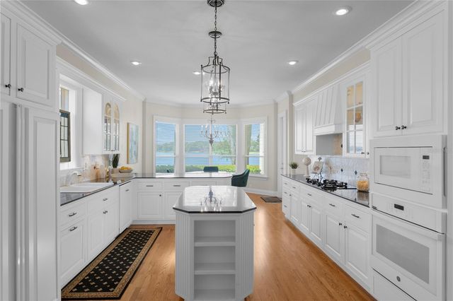 11710 N ARMENIA AVENUE, Tampa, FL 33612