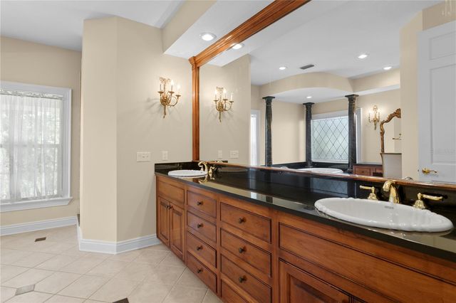 11710 N ARMENIA AVENUE, Tampa, FL 33612