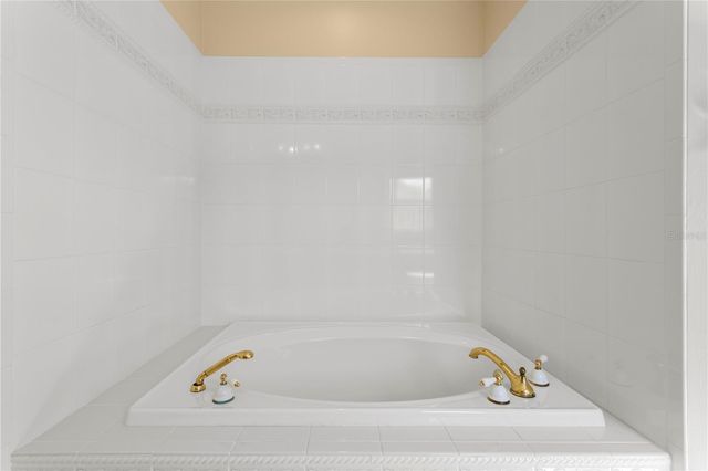 11710 N ARMENIA AVENUE, Tampa, FL 33612