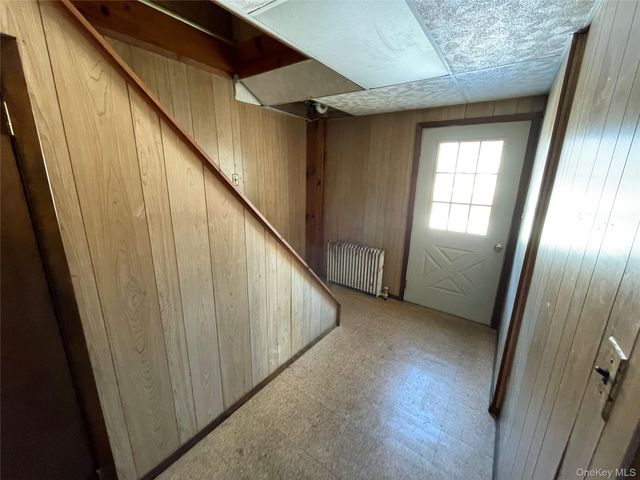 20 Wyona Avenue, Lindenhurst, NY 11757