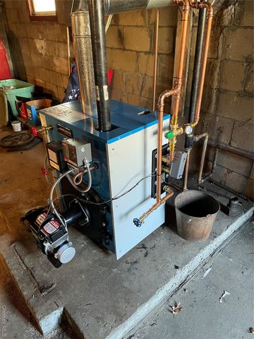 20 Wyona Avenue, Lindenhurst, NY 11757