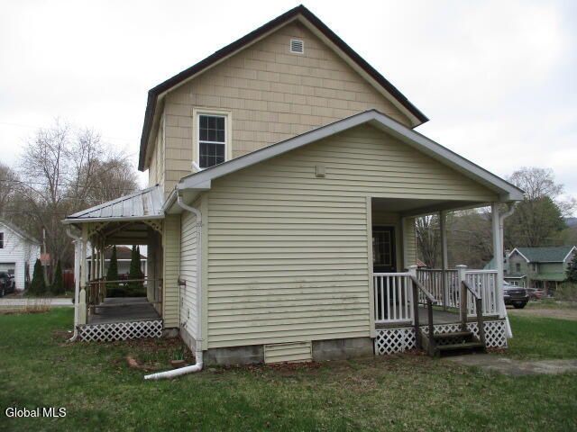 10 Woodard Avenue, Hadley, NY 12835