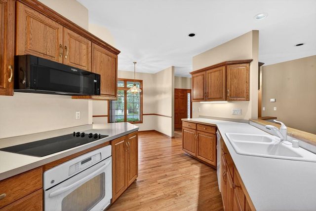 4431 BELLHAVEN LANE, Oshkosh, WI 54904