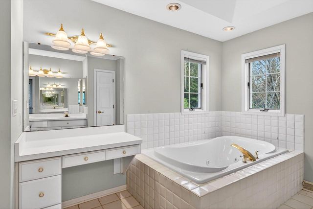 4431 BELLHAVEN LANE, Oshkosh, WI 54904