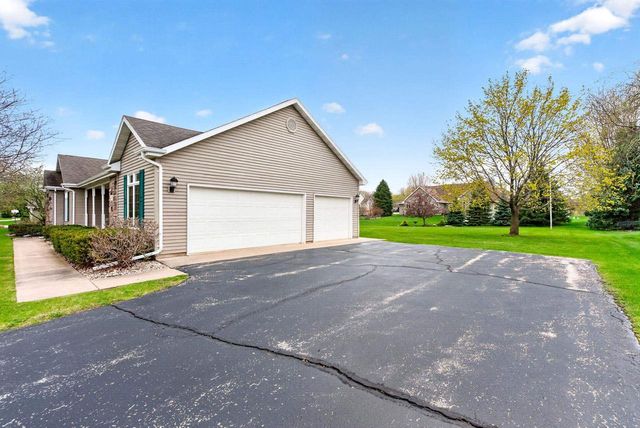 4431 BELLHAVEN LANE, Oshkosh, WI 54904