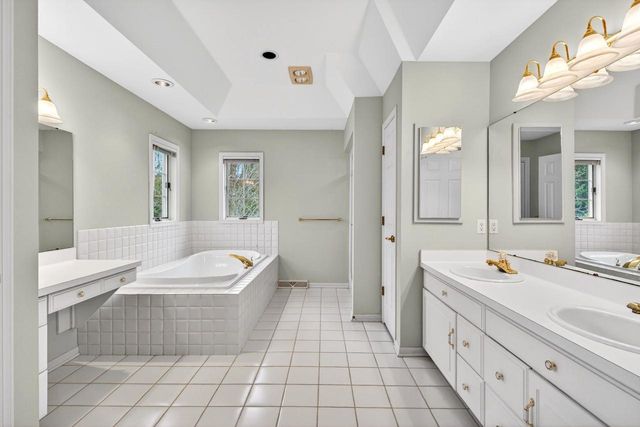 4431 BELLHAVEN LANE, Oshkosh, WI 54904