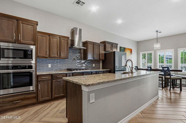672 LA ENTRADA Circle, Sunland Park, NM 88063