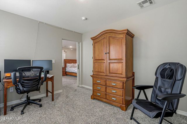 672 LA ENTRADA Circle, Sunland Park, NM 88063
