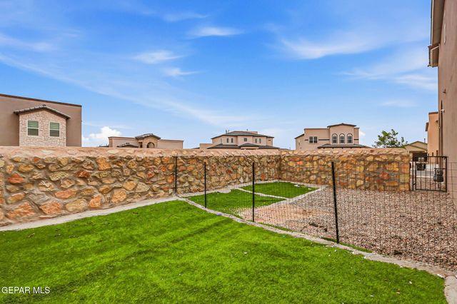 672 LA ENTRADA Circle, Sunland Park, NM 88063