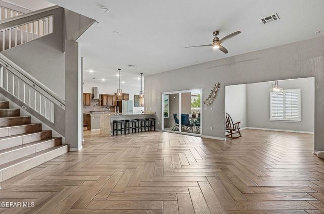 672 LA ENTRADA Circle, Sunland Park, NM 88063