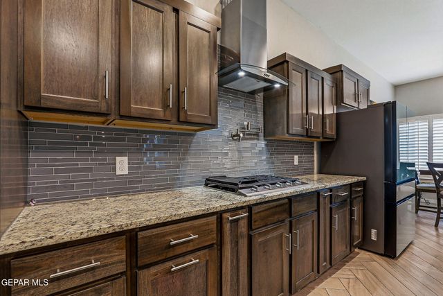 672 LA ENTRADA Circle, Sunland Park, NM 88063