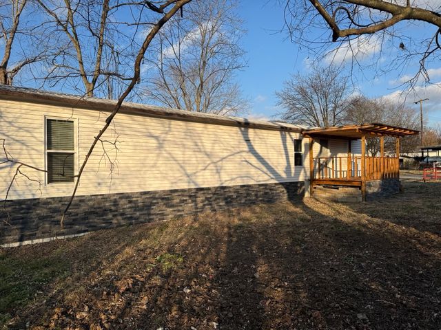 611 Sycamore Ln, La Vergne, TN 37086