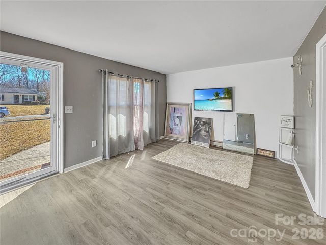 6531 Rosecran Drive, Charlotte, NC 28215