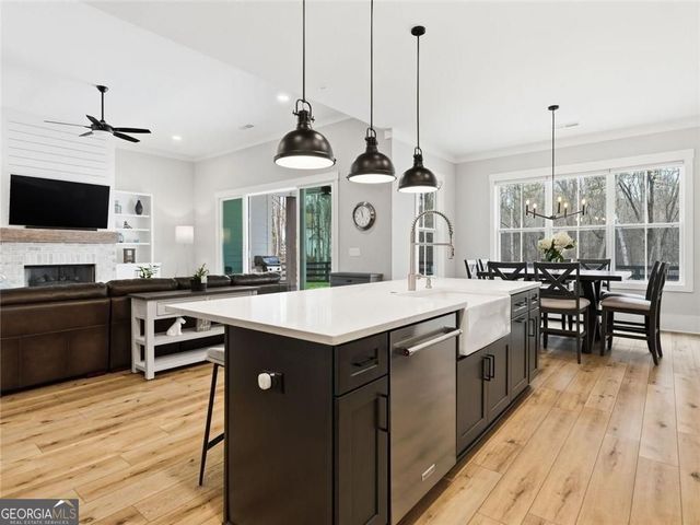 877 Arnold Mill Road, Woodstock, GA 30188