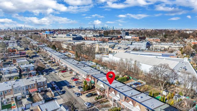 8615 77th Avenue, Glendale, NY 11385