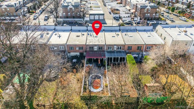 8615 77th Avenue, Glendale, NY 11385