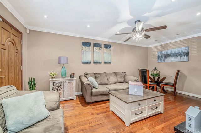 8615 77th Avenue, Glendale, NY 11385