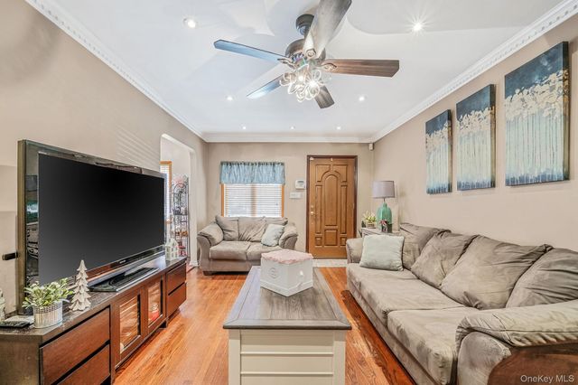 8615 77th Avenue, Glendale, NY 11385