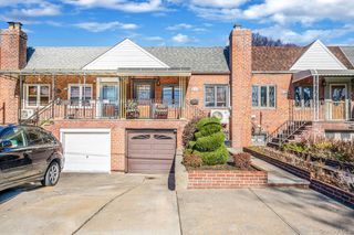 8615 77th Avenue, Glendale, NY 11385