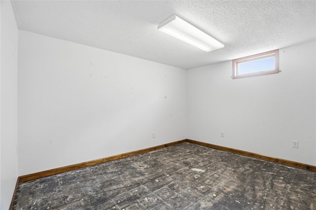 346 32nd Street NW, Cedar Rapids, IA 52405