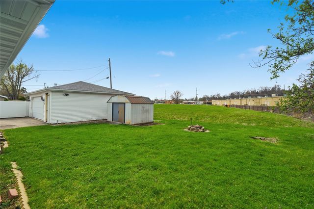346 32nd Street NW, Cedar Rapids, IA 52405
