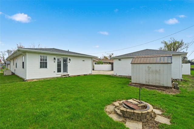 346 32nd Street NW, Cedar Rapids, IA 52405