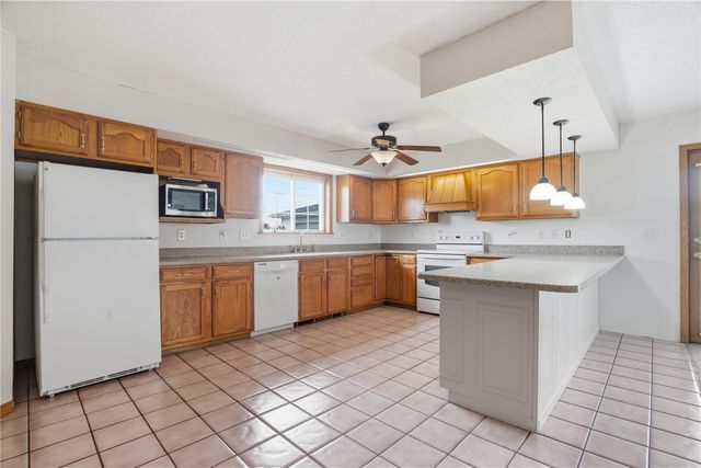 346 32nd Street NW, Cedar Rapids, IA 52405