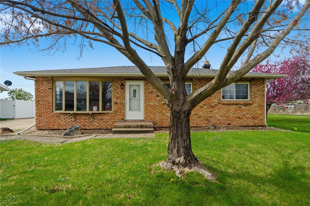 346 32nd Street NW, Cedar Rapids, IA 52405