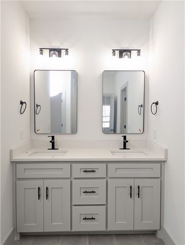 8 Whithorn Lane, Bella Vista, AR 72715