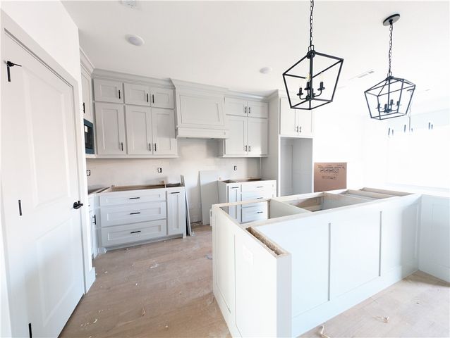 8 Whithorn Lane, Bella Vista, AR 72715