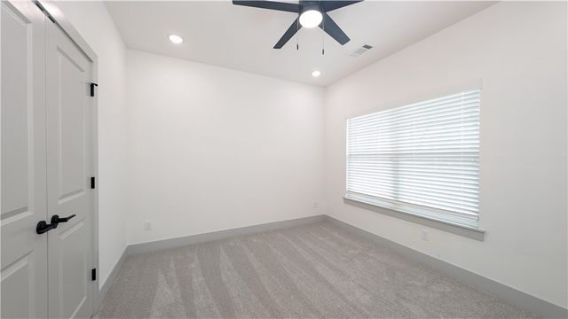 8 Whithorn Lane, Bella Vista, AR 72715