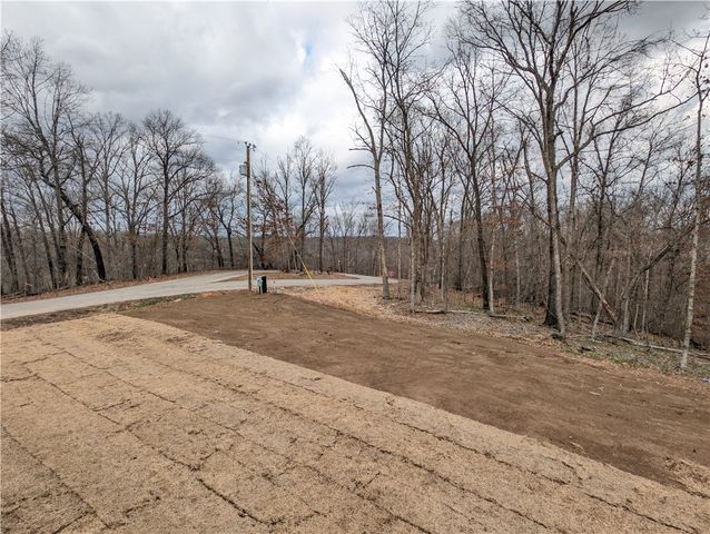 8 Whithorn Lane, Bella Vista, AR 72715