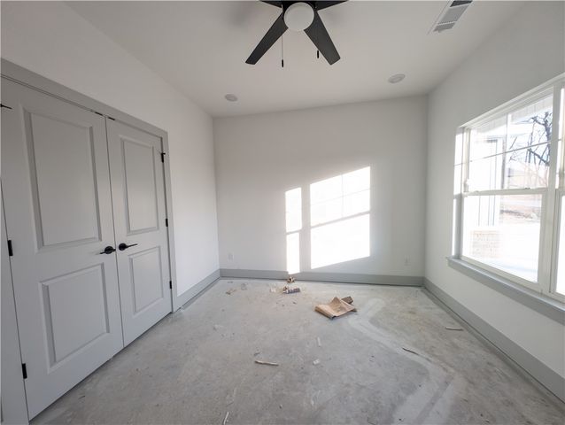 8 Whithorn Lane, Bella Vista, AR 72715