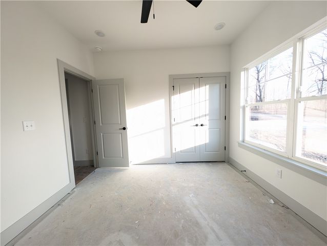 8 Whithorn Lane, Bella Vista, AR 72715