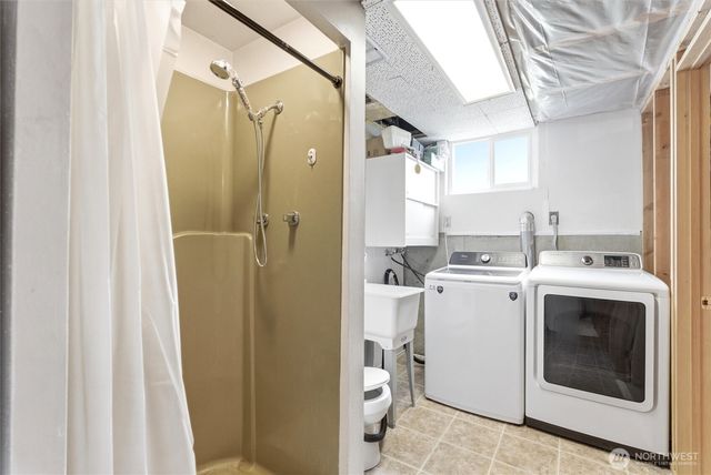 1817 S 262nd Place, Des Moines, WA 98198