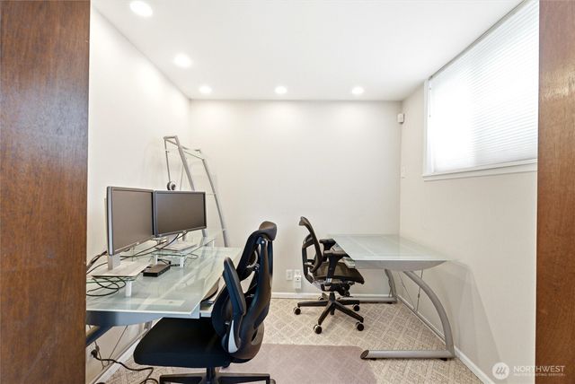 1817 S 262nd Place, Des Moines, WA 98198