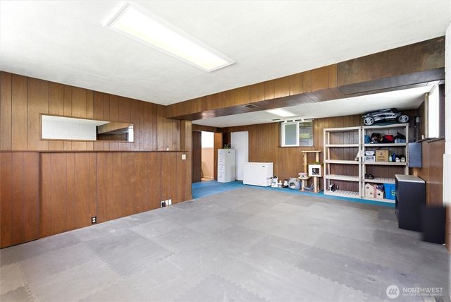 1817 S 262nd Place, Des Moines, WA 98198