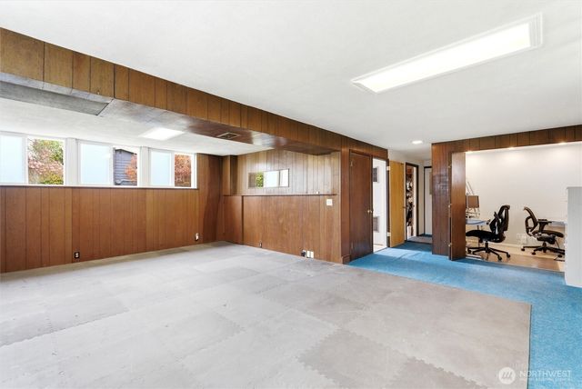 1817 S 262nd Place, Des Moines, WA 98198