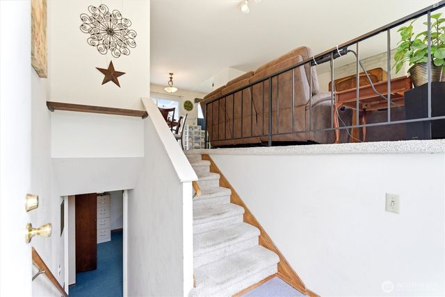 1817 S 262nd Place, Des Moines, WA 98198