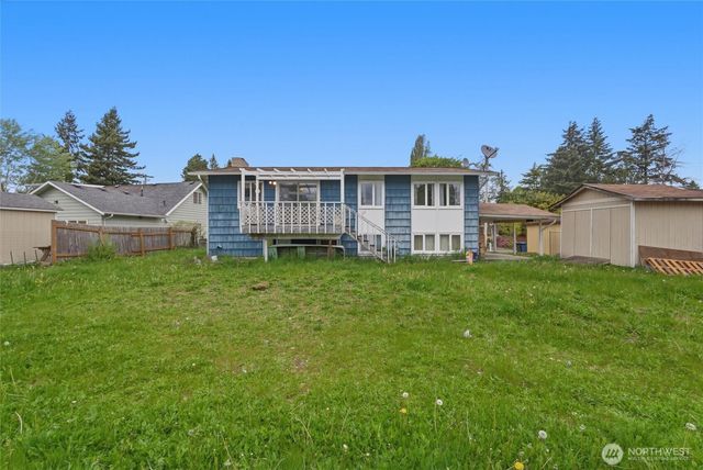 1817 S 262nd Place, Des Moines, WA 98198