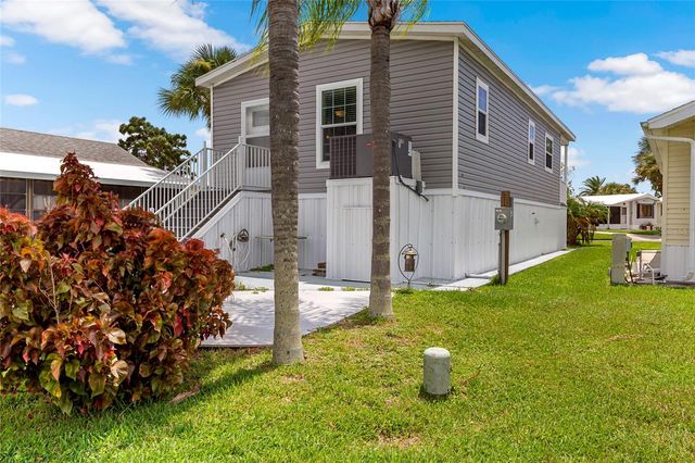 44 CROWN POINT DRIVE, Nokomis, FL 34275