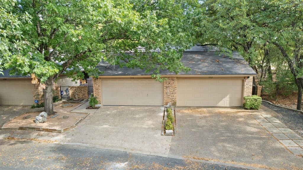 7211 Lakewood DR C111, Austin, TX 78750